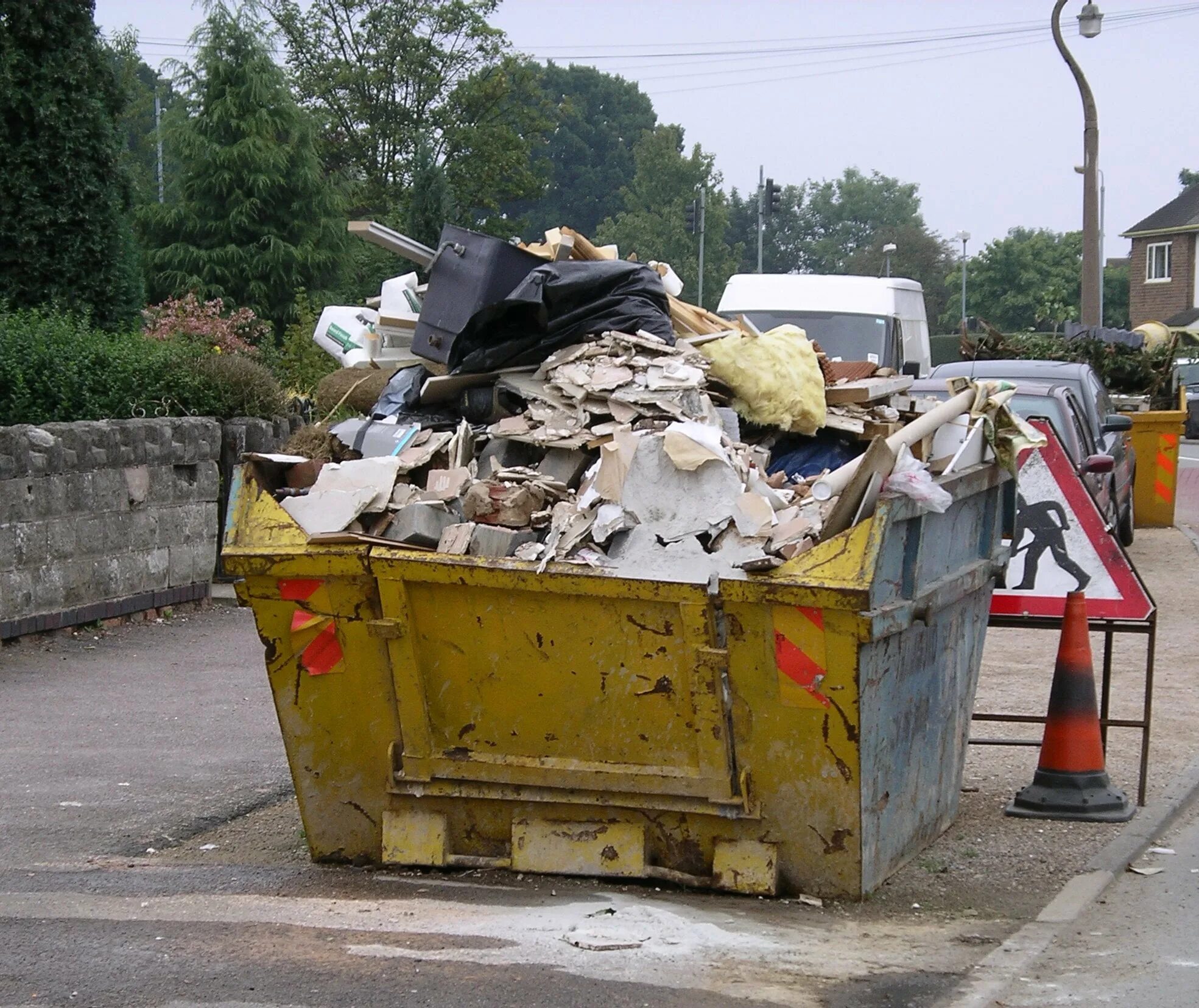 Waste removal. Зеленый мусоровоз. Waste removal. Мусоровоз garbage. Мусорный контейнер.