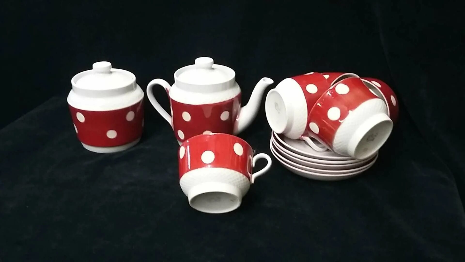 Сервиз горох. Сервиз в красный горох. Волна 200мл красный горох п/уп. Сервиз чайный доляна «горох»,13 предметов на подставке. Сервиз горох.