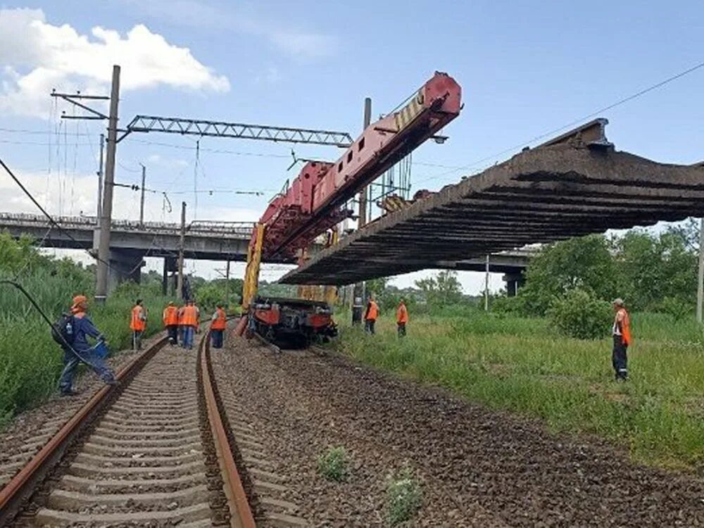 ГУП ДНР Донецкая железная дорога. Железная дорога Мариуполь. Железная дорога Донецк Мариуполь. Разрушенная железная дорога.