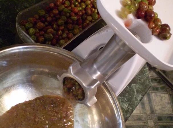 Варенье из перекрученного крыжовника на зиму. Варенье крыжовник с апельсином через мясорубку. крыжовник с апельсином на зиму через мясорубку. варенье из крыжовника на зиму через мясорубку. варенье из крыжовника с апельсином на зиму через мясорубку с варкой.