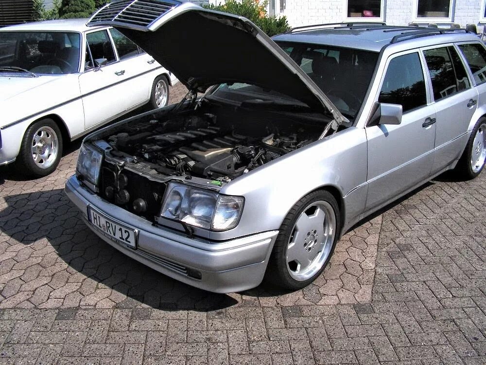 Мерседес 124 объем. Mercedes w124 1988. Mercedes benz w124 e320. Mercedes-benz w124 e. Mercedes-benz w124.