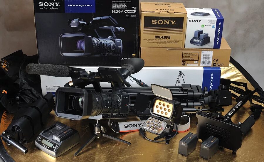 Hdr ax2000e. Sony hdr-ax2000. видеокамера сони hdr 2000. видеокамера sony hdr-ax2000e. видеокамеры sony 2000-2010.