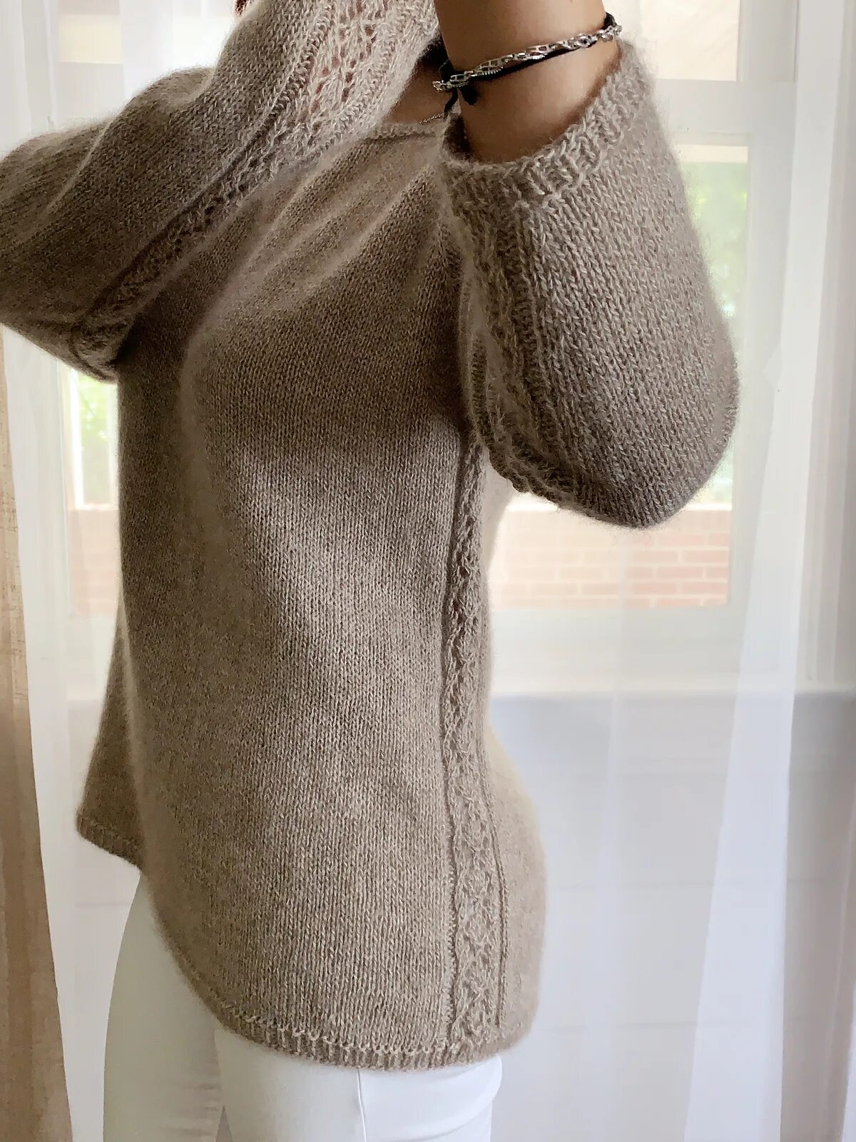 Кашемировый пуловер Хуанита. Кашемировый пуловер Juanita. Свитер из кашемира спицами. Вязаный свитер из кашемира.