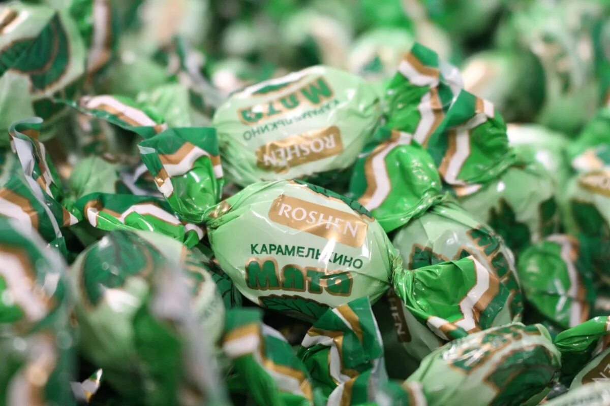 конфеты roshen карамелькино. карамель х. Halls карамель леденцовая. карамель х. карамельные конфеты.