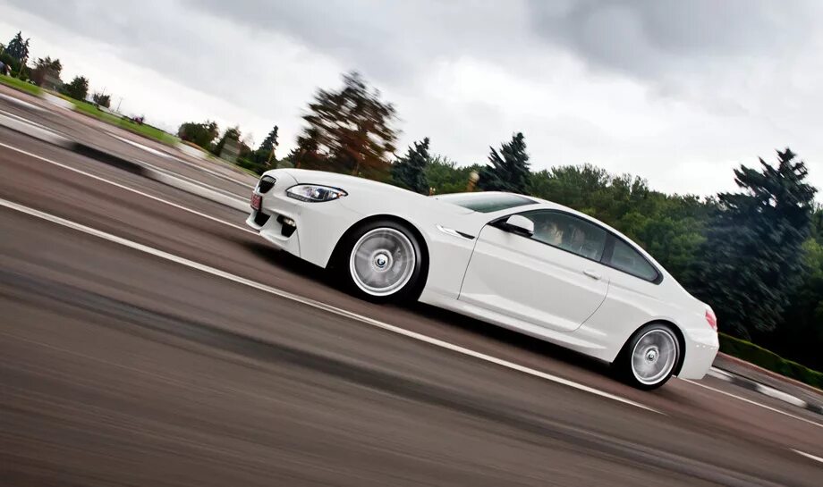 407 лошадиных сил. 407 лошадиных сил. Феррари лошадиные силы. Машина на л. Пежо 407 седан 2008.