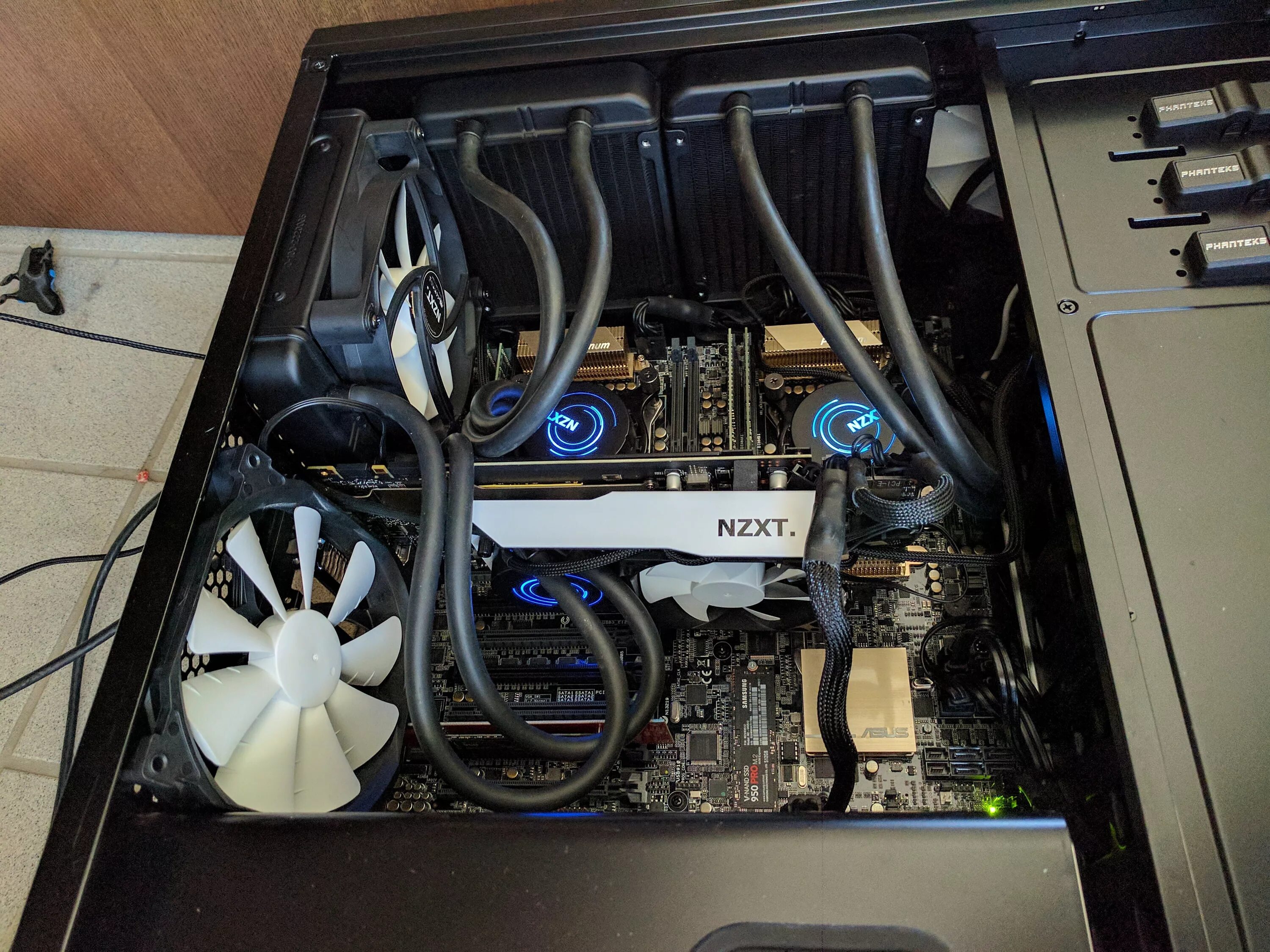 Https kraken12 at. Kraken g12. Водяного охлаждения NZXT Kraken g12. GTX 1080ti Armor 11gb. GTX 1080 ti 11gb термопрокладка.