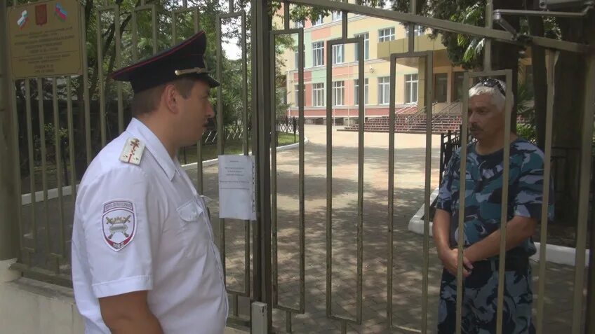 приемка школ к новому учебному году. охрана в школе. охрана школ росгвардия. школа полиции. проверка в школе.