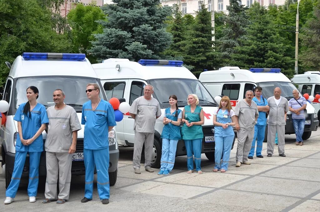 Скорая черкесск. Медицинская машина. Скорая медицинская помощь. Подстанция скорой медицинской помощи.