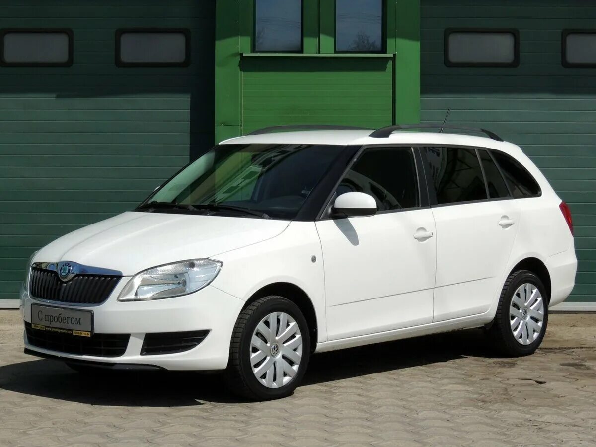 Шкода Фабия 1.2 универсал. Skoda Fabia 2 универсал. Skoda Fabia 2 Рестайлинг универсал. Шкода Фабия 1.4 2008. Шкода универсал 2012