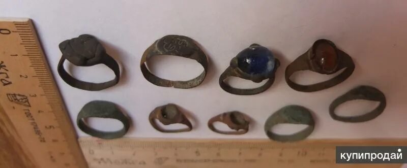 Бронзовое кольцо история обычной семьи 38. Бронзовые кольца старинные. Древнее бронзовое кольцо. Старинный перстень бронза. Бронзовые античные кольца.