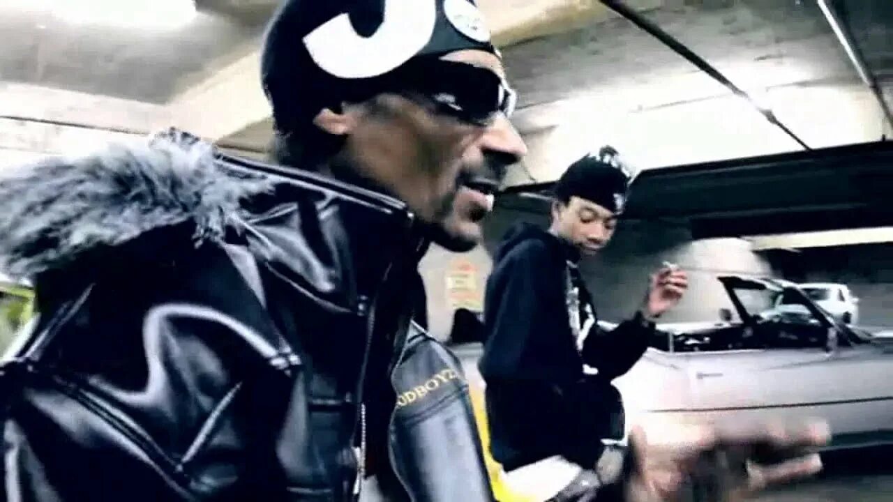 Песни snoop dogg ft. Snoop dogg - west coast (feat. Snoop dogg drop it like it's hot. Песни snoop dogg ft. Снуп дог молодой.