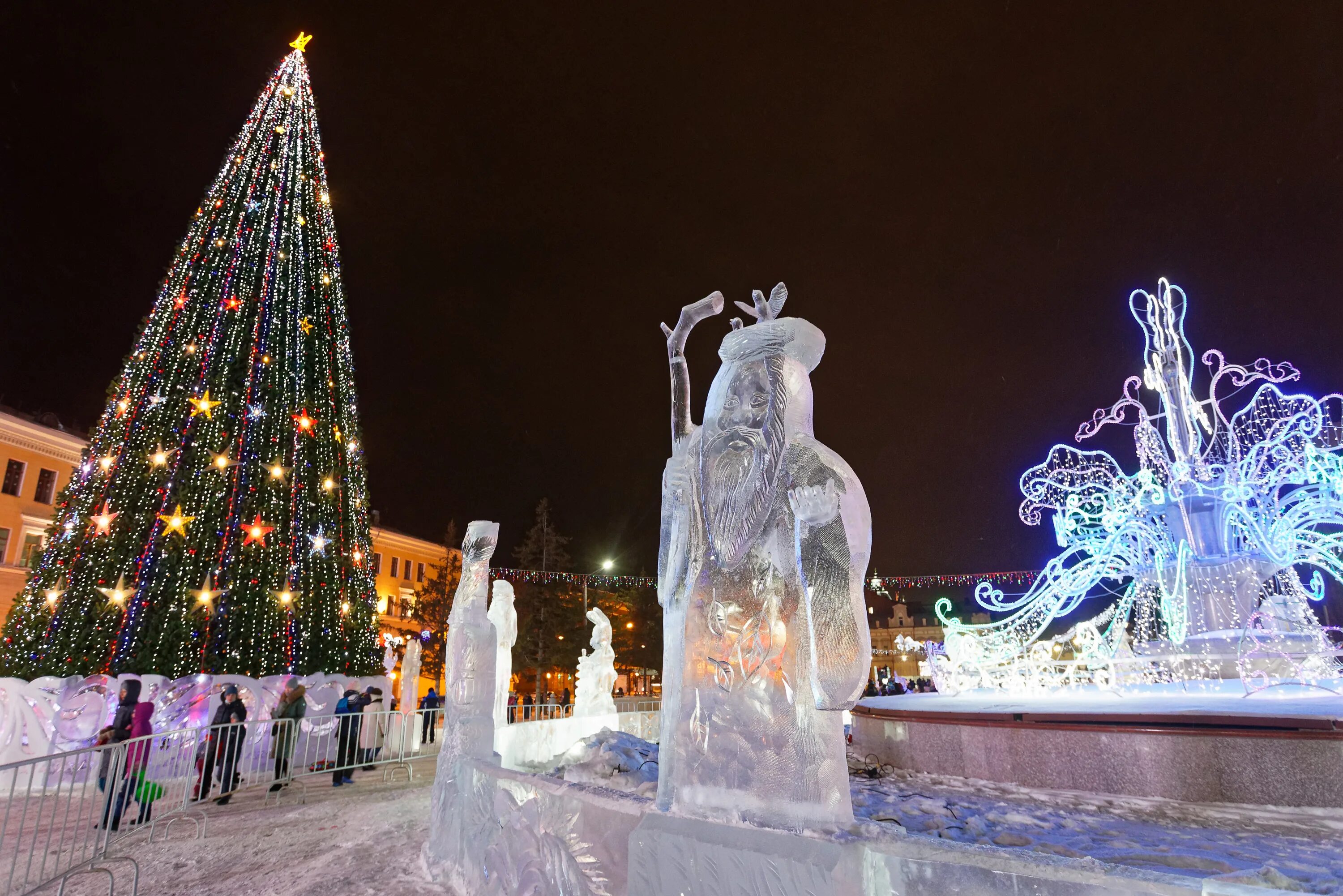 Томск ледяной городок 2022. Ледяной городок хрустальная сказка иркутск. Томск ледяной городок новособорная. Ледяной городок хрустальная сказка иркутск. Ледяной городок иркутск солнечный.
