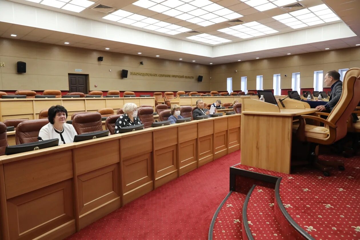 Заксобрание это. Депутаты заксобрания свердловской области. Новосибирский областной совет депутатов. Озс киров. Законодательное собрание свердловской области зал заседаний.