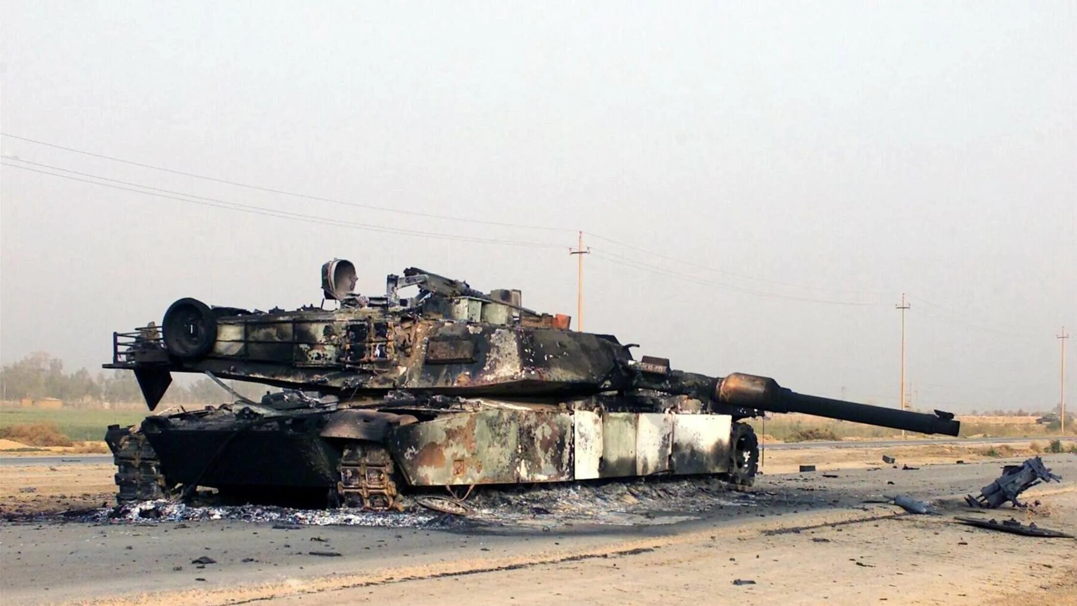 Подбитый танк Абрамс на Украине. Танк Leopard 2a6. Танки Абрамс и леопард. Подбитые танки абрамс на украине