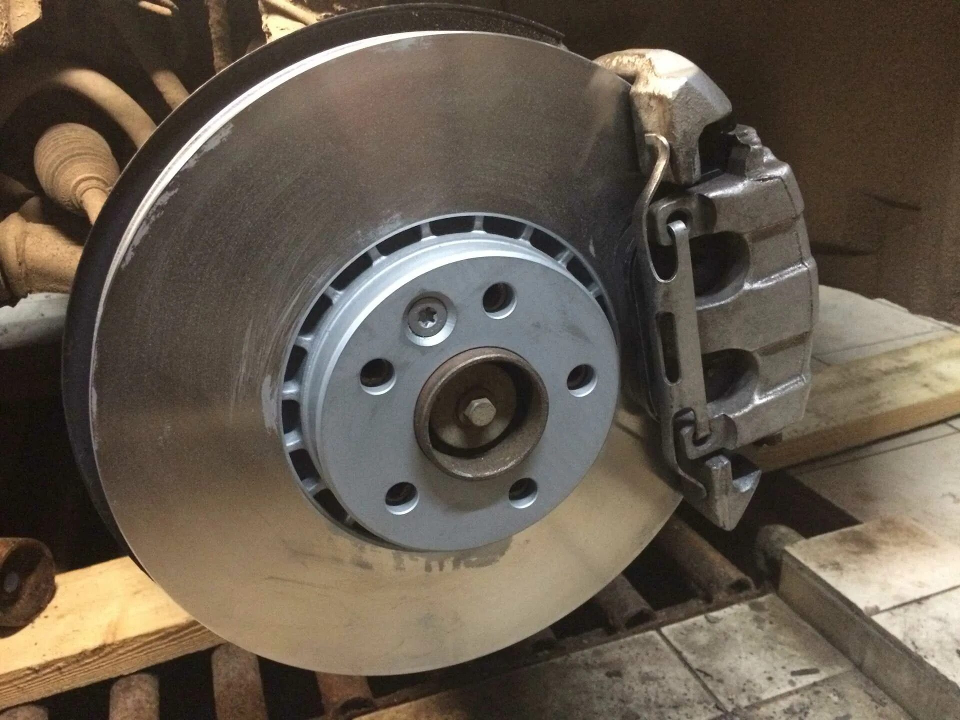 Передние тормозные диски вольво s60. Диск тормозной передний вольво хс90. Диск тормозной передний вольво хс90. Диск тормозной передний вольво хс90. Диск тормозной передний вольво хс90.