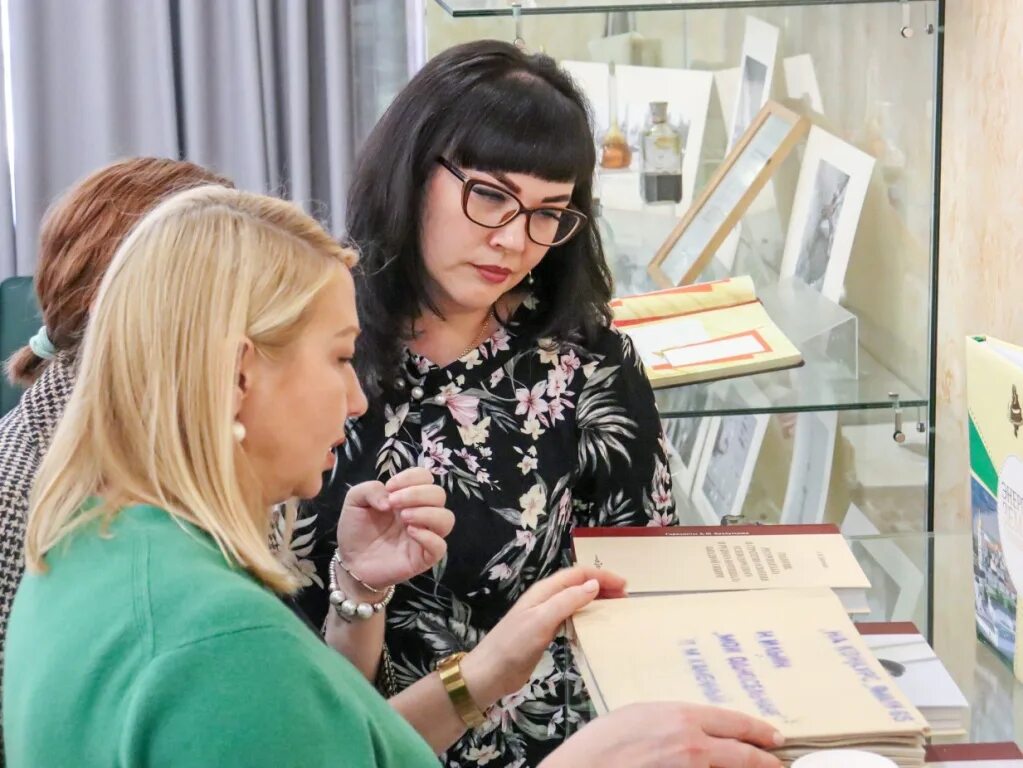 служба по делам архивов янао. работники администрации муравленко. служба по делам архивов янао. служба по делам архивов янао.