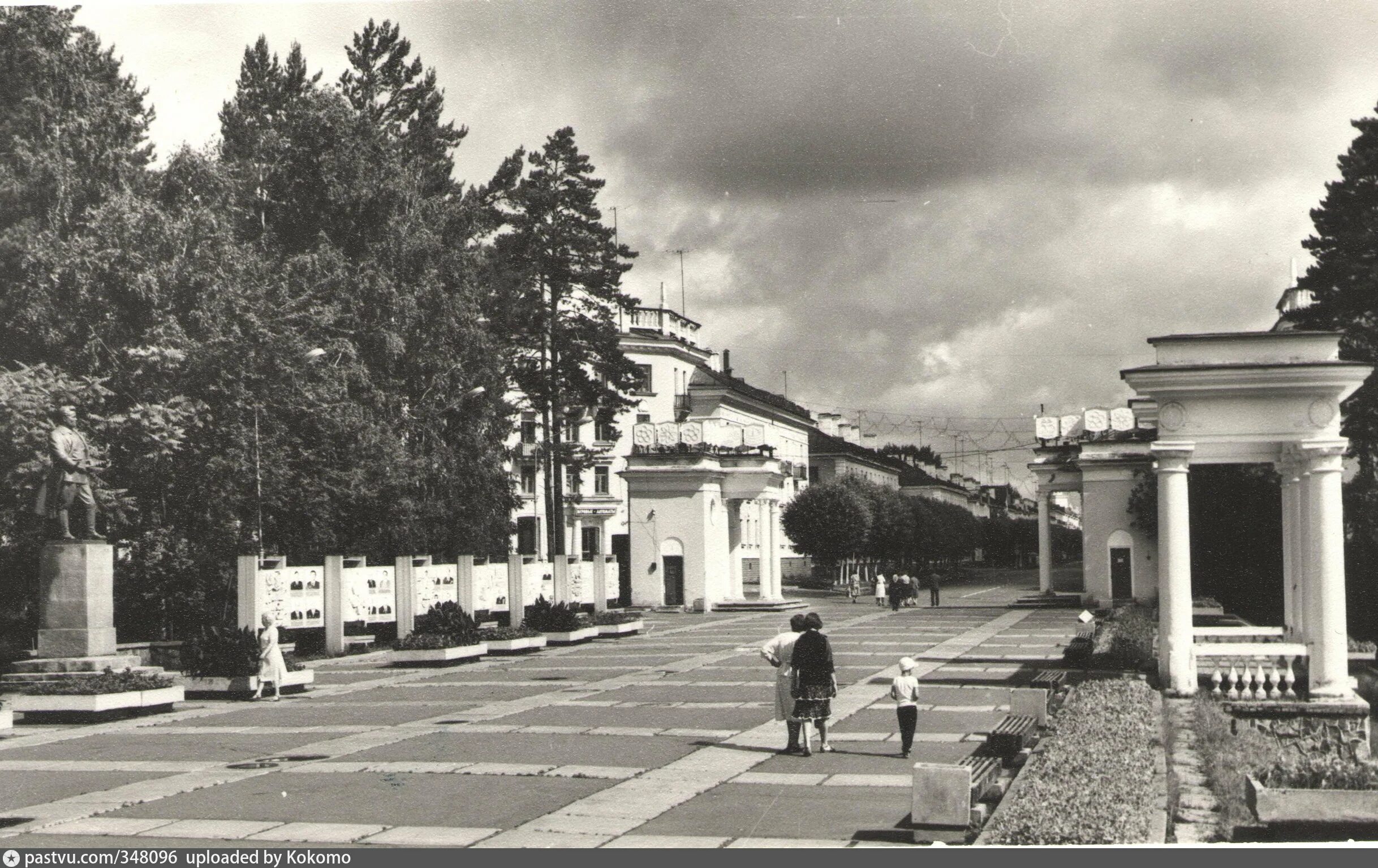 Красноярск 26 апреля. Парк Кирова Железногорск Красноярский. Красноярск-26 Железногорск. Парк культуры Железногорск Красноярский край СССР. Парк им Кирова Железногорск Красноярского края.