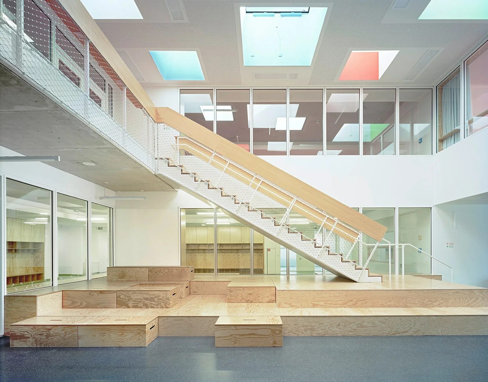 противопожарные шторы для эскалатора. противопожарная штора ei 30. атриум пожарная. арочная кровля. атриум пожарная.