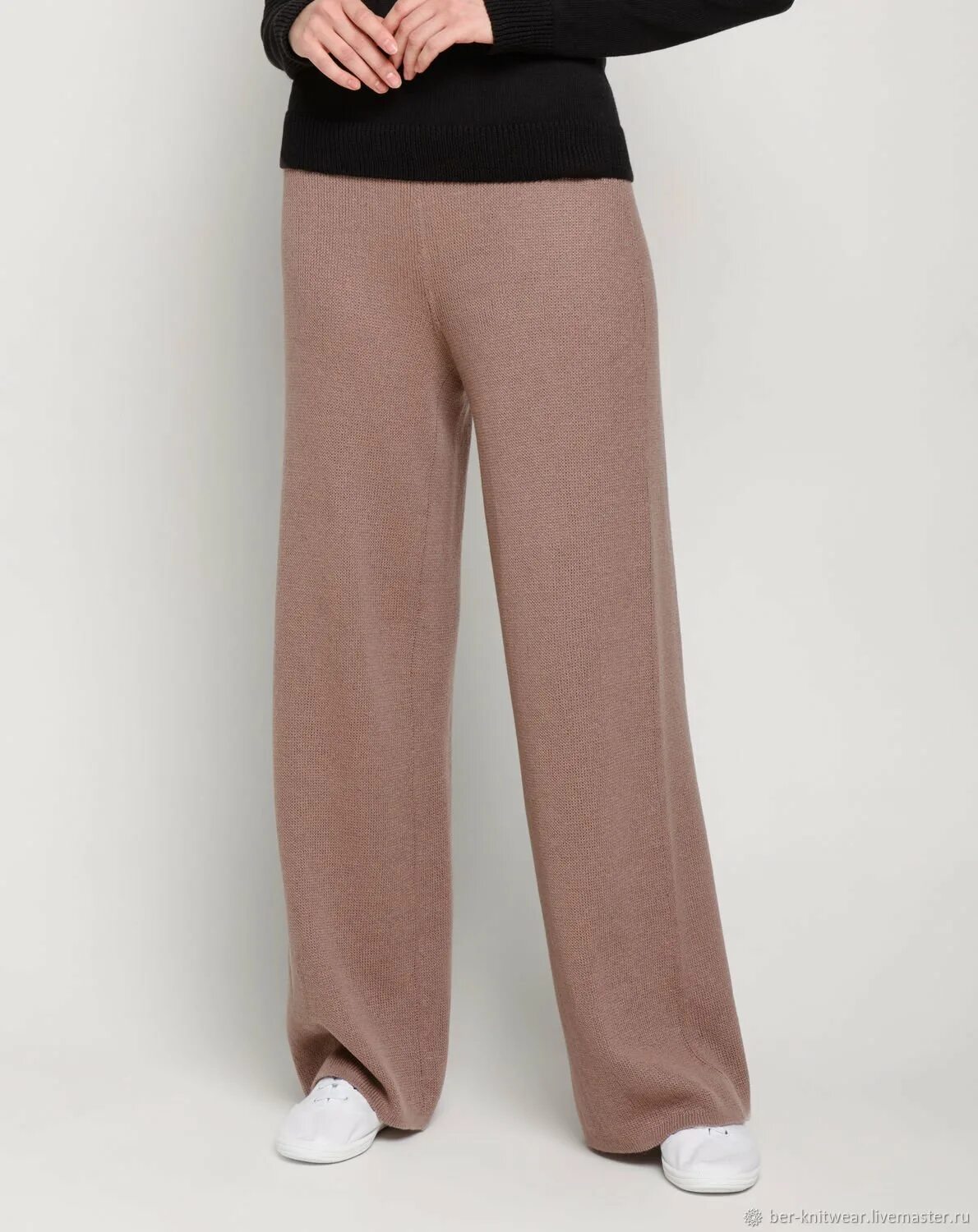 Кашемир брюки женские. Штаны loro piana вельвет. Брюки из кашемира. Брюки из кашемира. Tzum кашемировые брюки.