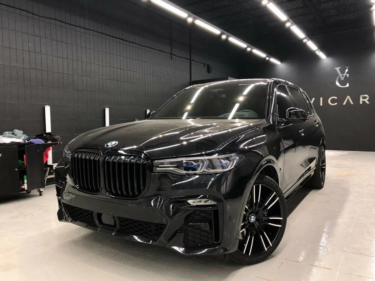 D x7. BMW x7 m50 Black. БМВ x7 m50d черный. BMW x7 черный антихром. BMW x7 m50d 2020.