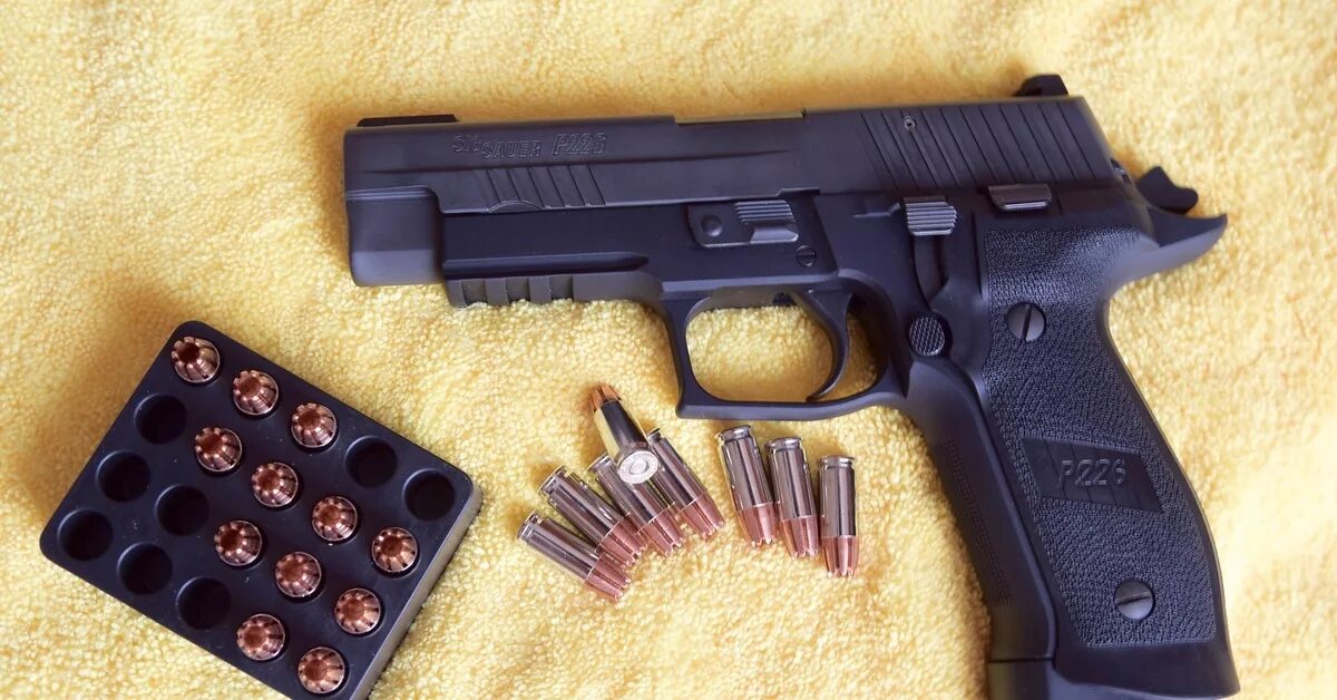 Зиг зауэр p226 схп. Sig sauer p226 схп. Sig sauer p226 серебро. Пистолет sig sauer p226. Страйкбольный зиг зауэр р226.