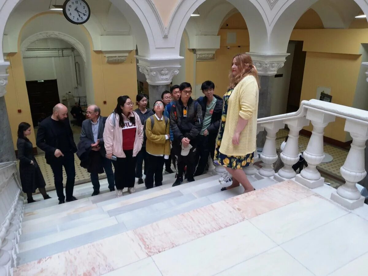 Мгу факультет журналистики проходной. Мгу факультет журналистики проходной. Журфак мгу студенты. Журфак мгу внутри. Журфак мгу экскурсия.