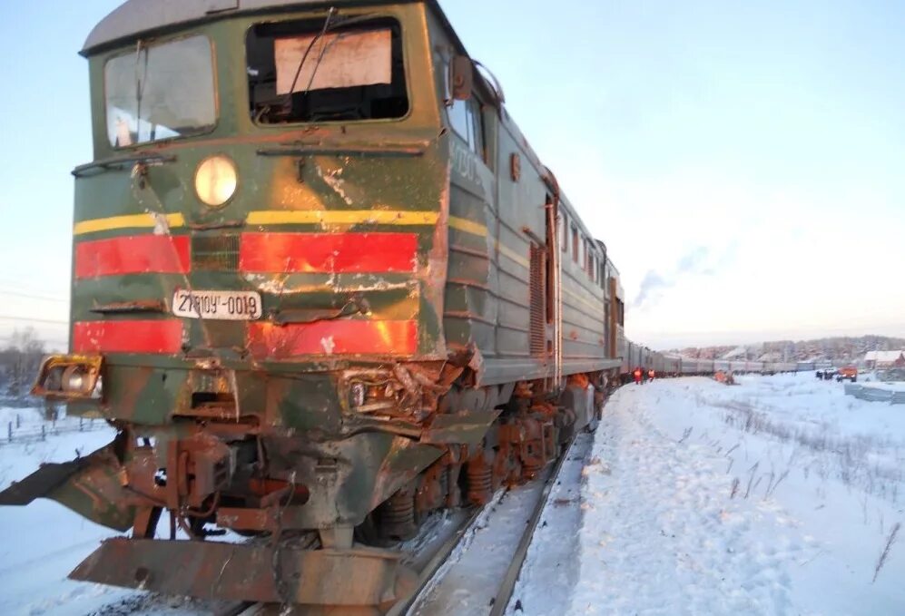 Трещины на поезде. 2 ТЭ 10 В ЖД Воркута. Воркута железная дорога.