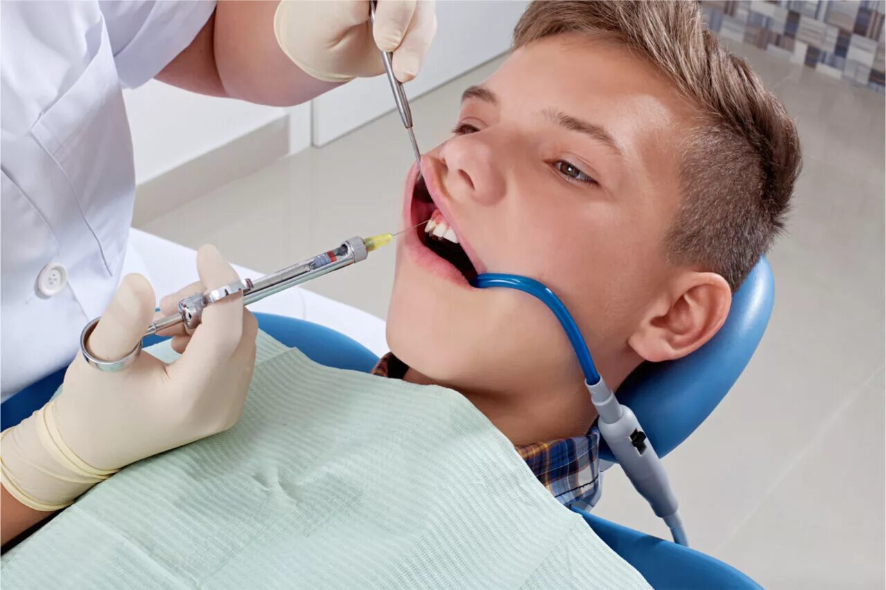 Болит горло наркоз. Инфильтрационная анестезия у детей в стоматологии. Обезболивающий укол в стоматологии.