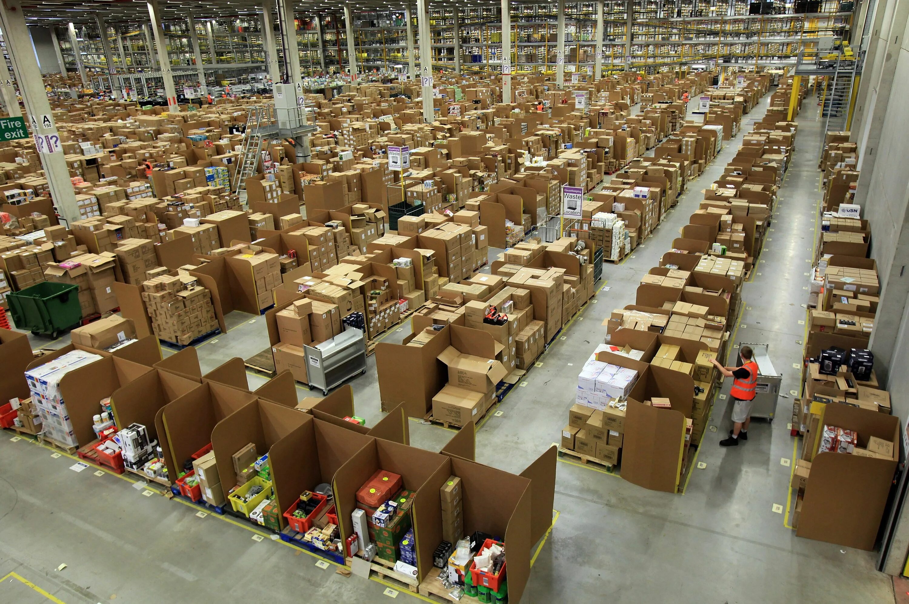 Amazon Storehouse. Склад. Склад продуктов.