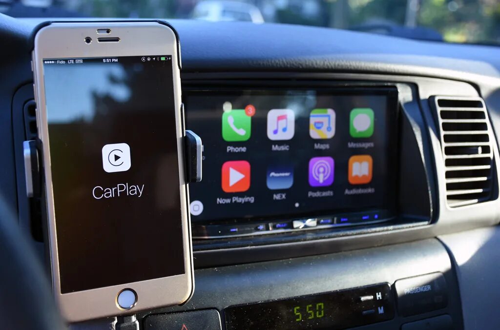 Видео приложения андроид авто. Apple CARPLAY Nissan. Apple CARPLAY 2022. 7 Дюймов Apple CARPLAY. Honda Accord CARPLAY 2015.