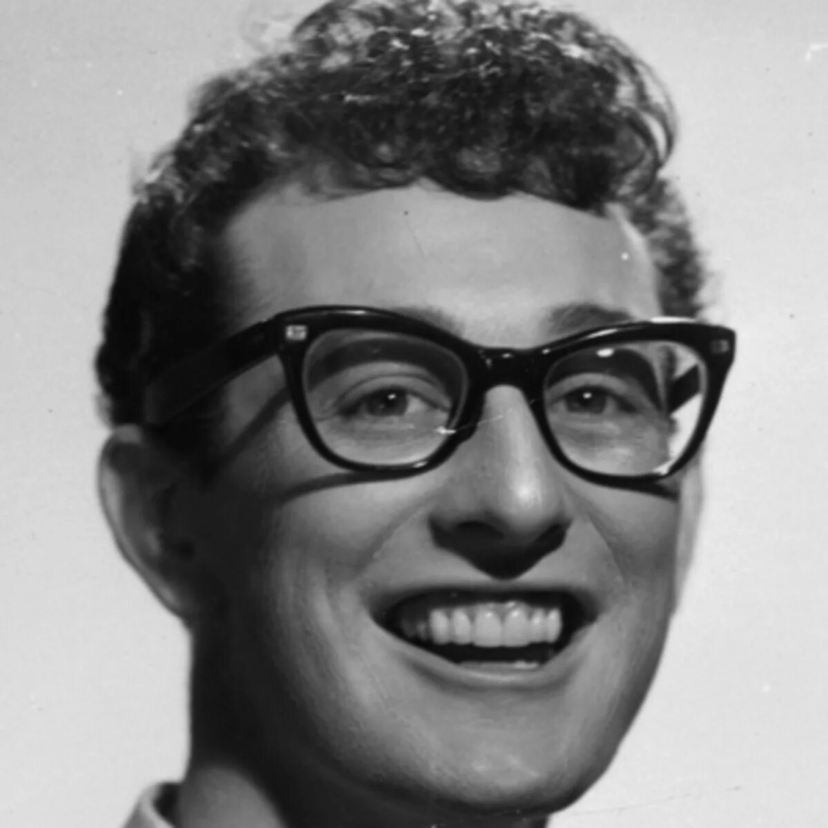 Бадди 5. Buddy Holly. 1959 Buddy Holly. Бадди Холли с женой. Бадди в очках.