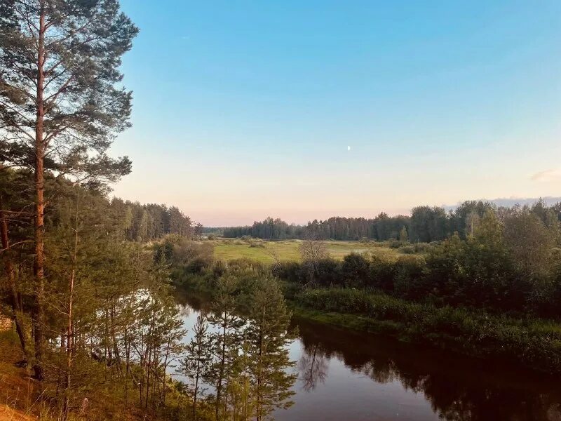 Речка зимой и летом. Как тверца изменяется в разные времена года. Как тверца изменяется в разные времена года. Река поведь тверская область хариус. Река тверца интересные факты.