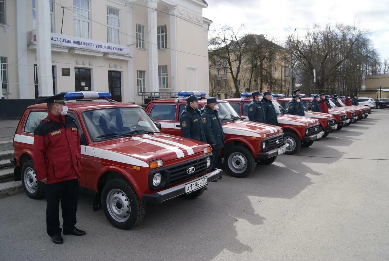 Пожарный оперативно-служебный автомобиль (АОС). Пожарная Нива. Пожарная легковая машина. Легковые пожарные автомобили.