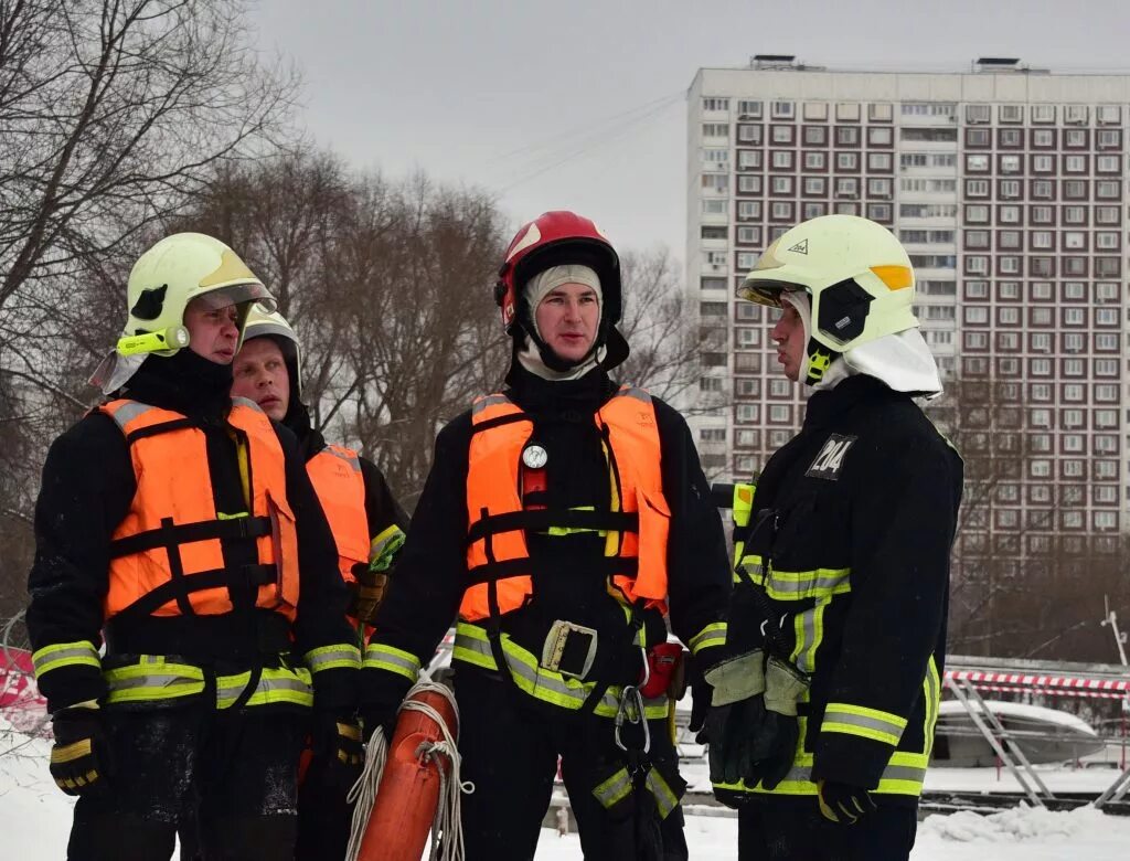 Главное управление мчс по москве. Главное управление мчс москва. Мчс новая москва. Штаб мчс москва. Мчс новая москва.