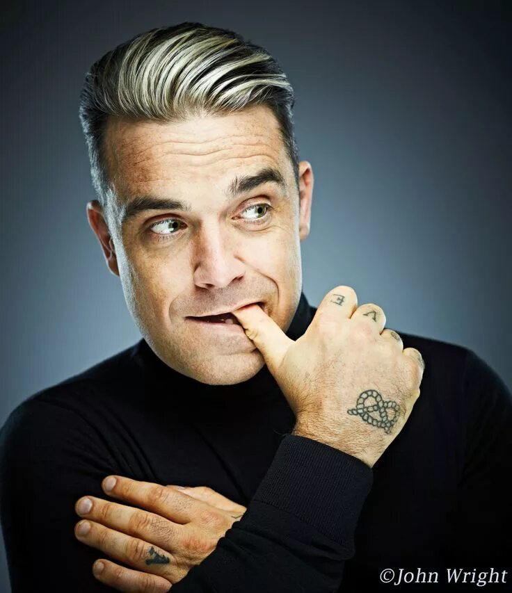 Robbie williams me. Robbie williams певец. Robbie williams me. Robbie williams me. Робби уильямс певец.