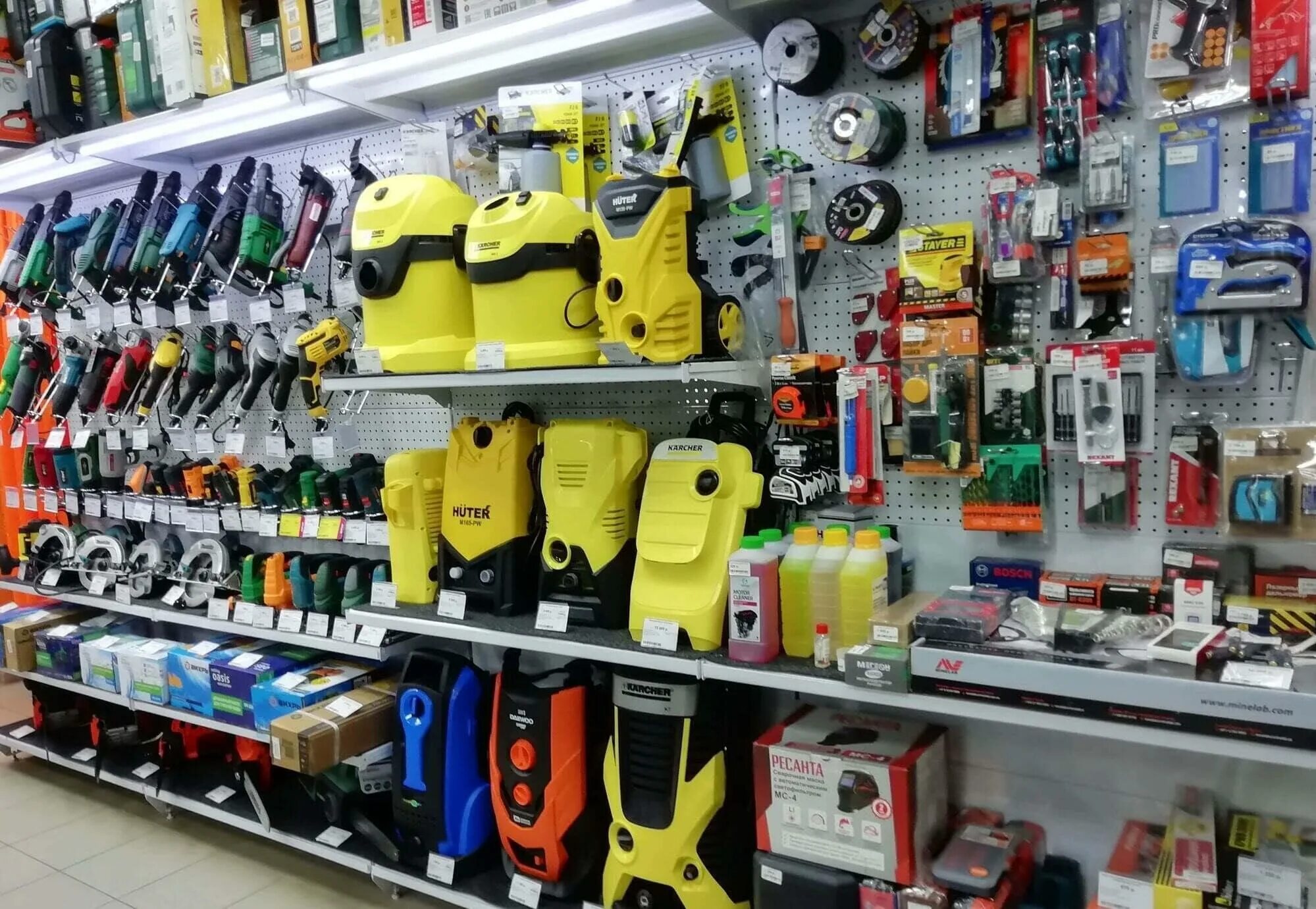 10 магазин котельнич. Котельнич магазины электрики. Гостиница уют котельнич. Магазин лидер котельнич. Днс котельнич.