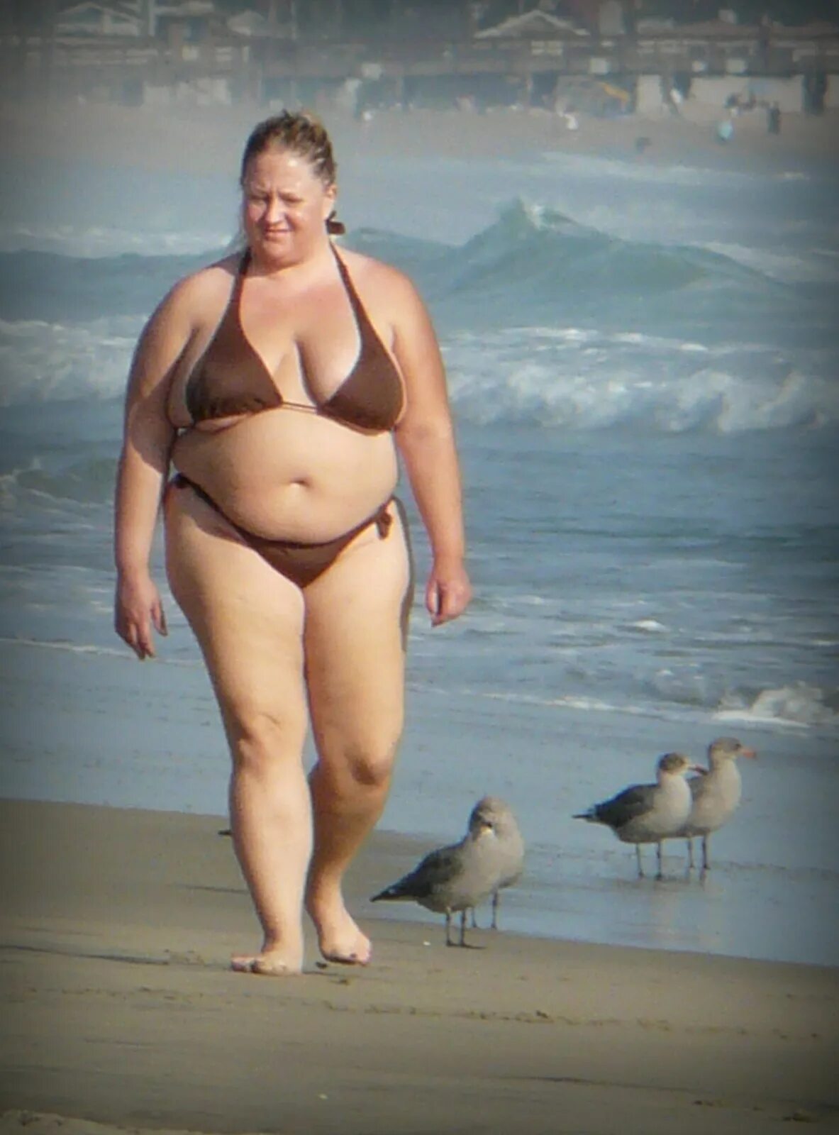 Фат Чабби герл бикини пляж. Big chubby пляж.