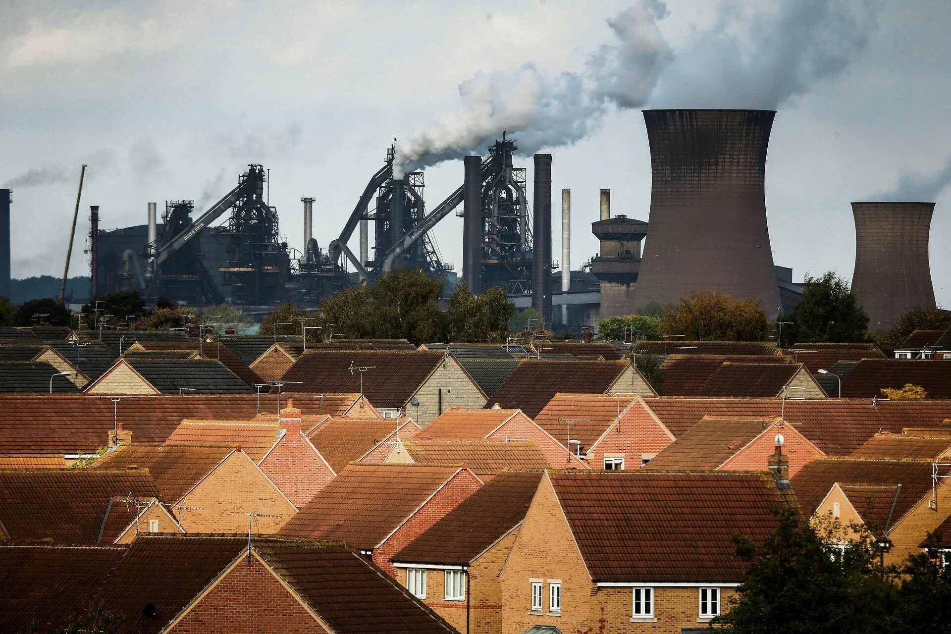 Battersea power station в лондоне. Металлургические заводы в англии. Металлургические заводы в англии. Металлургия великобритании. Химическая промышленность великобритании хамберсайд.