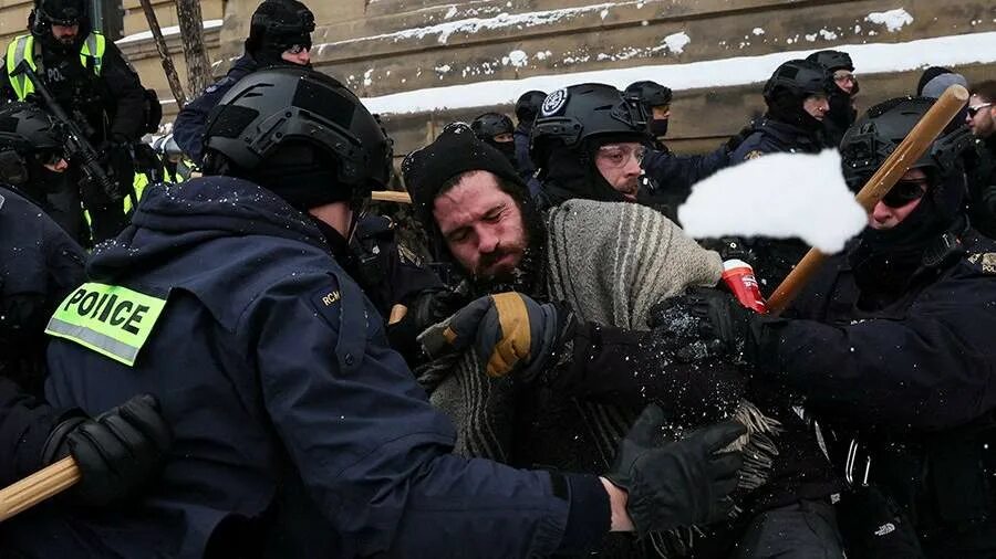 На украине ввели чп. Протесты. Канадские протесты. Митинг в Москве разогнали. Митинг в Канаде.