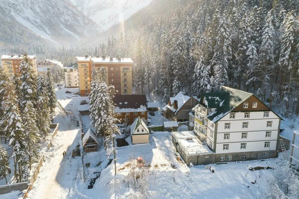 Дом в домбае. Шале домбай. Горский дом отель 3 домбай. Домбай домики. Шале дом домбай.