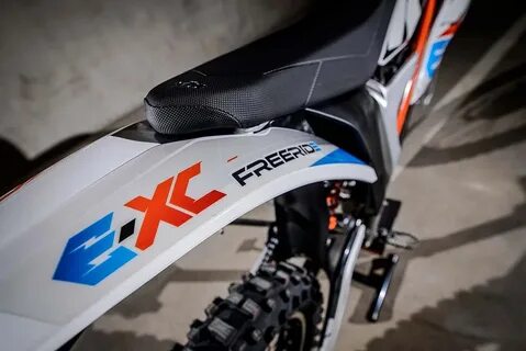 E xc