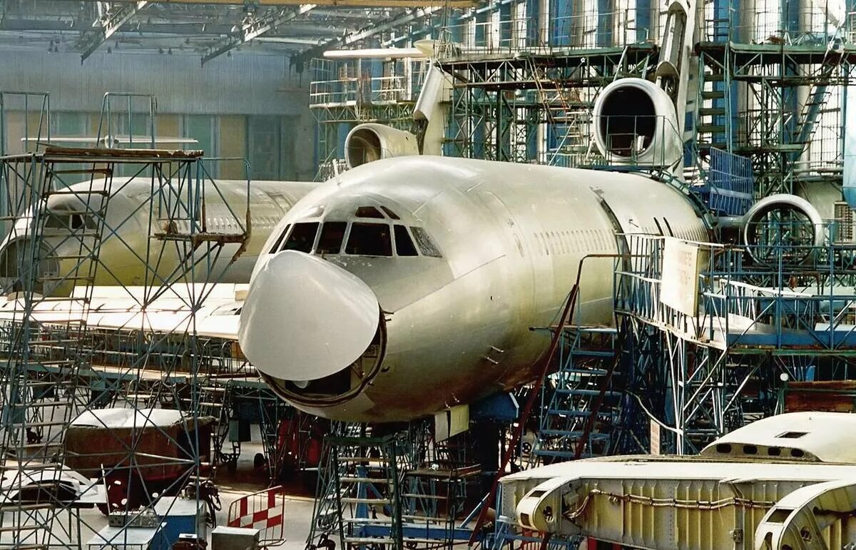 Авиастроение в нашей стране претерпевает упадок. Авиастроение в нашей стране претерпевает упадок. Ил 76 авиастар. Авиастроение в нашей стране претерпевает упадок. Самара авиационная промышленность.