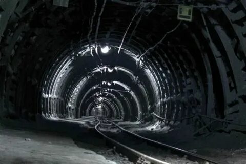 Горизонтальная подземная горная выработка 5 букв