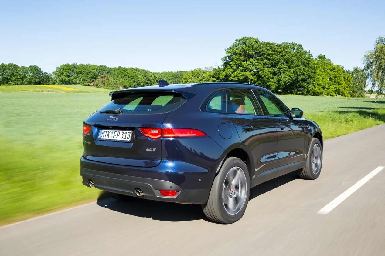 Jaguar f pace 2018. Ягуар ф пейс 2018. ягуар f pace 2018. jaguar f-pace габариты. ягуар 2018f pace габариты.