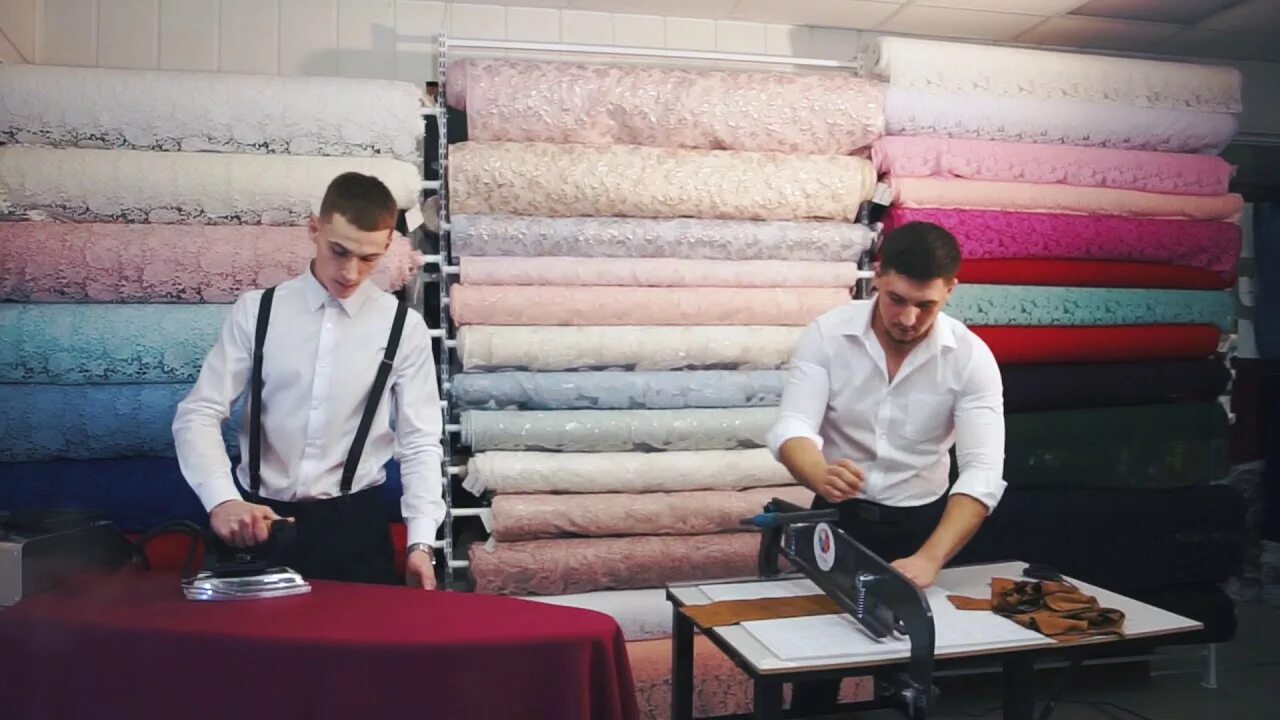 Оптовый склад ростов на дону. Ткань runa 4 индиго. Магазин руна ростов. Ткани руна ростов. Магазин ткани в ростове.