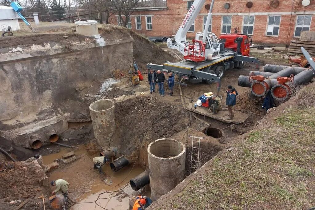 Гуп кк кубаньводкомплекс. Ейский групповой водопровод. Гуп кк кубаньводкомплекс рэу ейский групповой водопровод красная. Рэу ейский групповой водопровод. Рэу «ейский групповой водопровод» строительство.