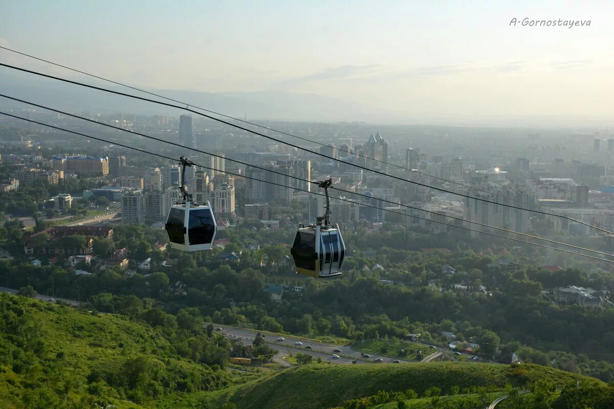 алма ата гора кок тобе. фуникулер алматы. канатная дорога алматы кок тобе. кок тобе алматы. гора кок тюбе алматы.