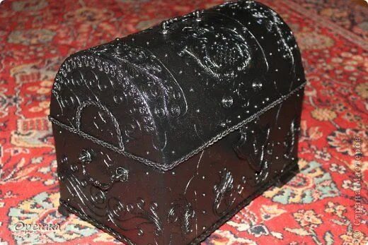 Сундук мк. Сундук из коробки. сундучок из картонной коробки. сундук из картона. ларец из картона.
