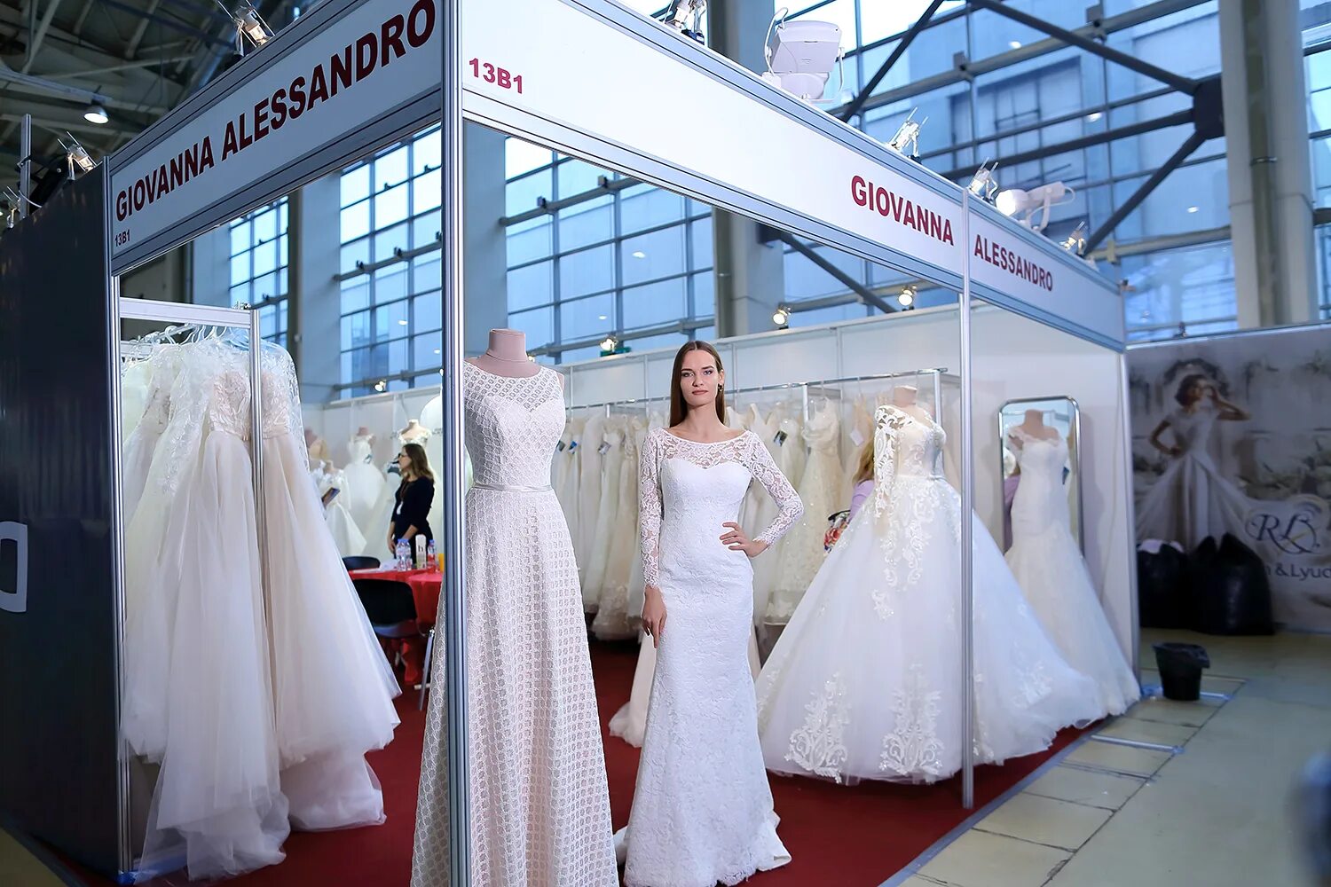 Выставка свадебных платьев. Свадебная выставка в москве 2025. wedding fashion moscow о выставке. свадебный салон на вднх. выставка платья на вднх.
