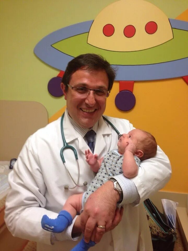 педиатр. профессия педиатр. детский педиатр. врач и ребенок. врач и ребенок.